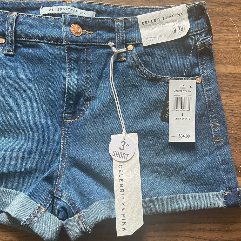 Celebrity Pink denim shorts - Picture 3 of 6